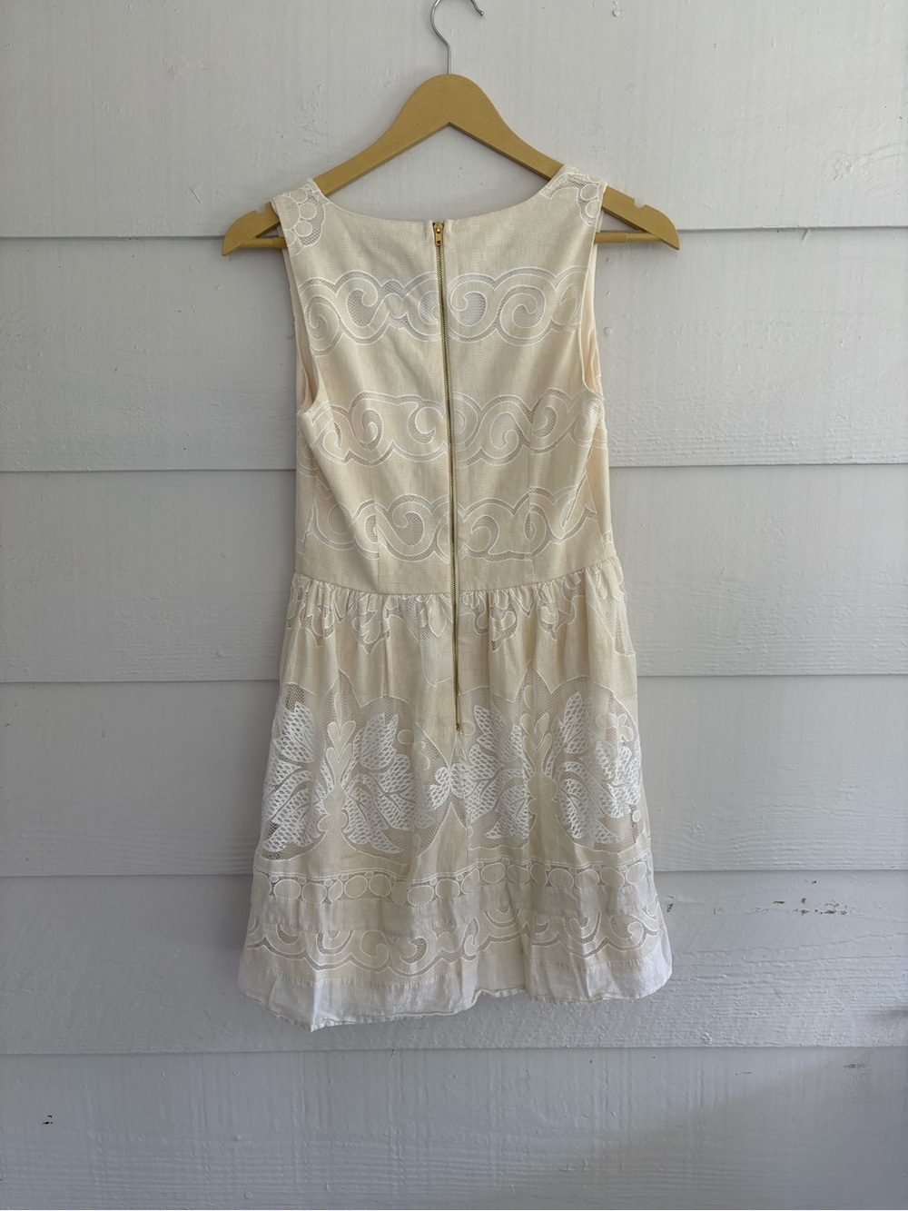 Bar III Cream Ivory Embroidered Lace Dress Size Small Sleeveless Fit & Flare - Picture 2 of 5
